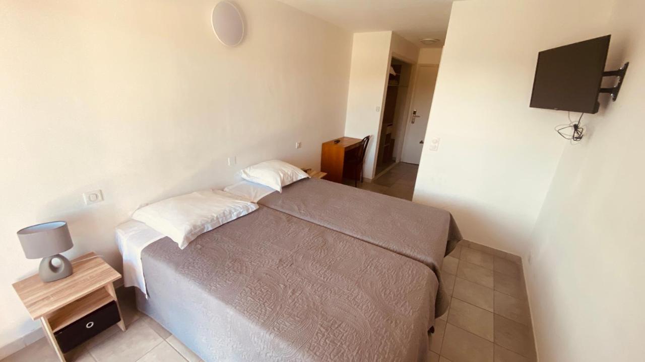 Hotel De La Poste Peymeinade Екстериор снимка