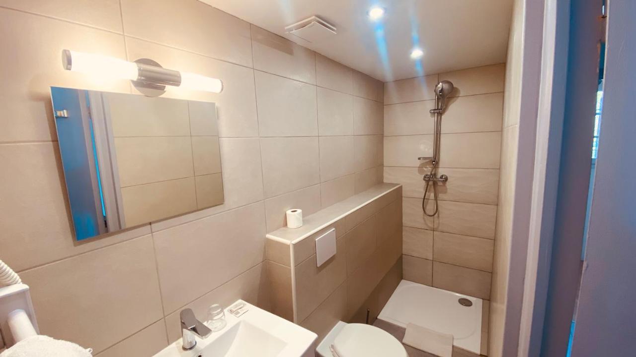 Hotel De La Poste Peymeinade Екстериор снимка