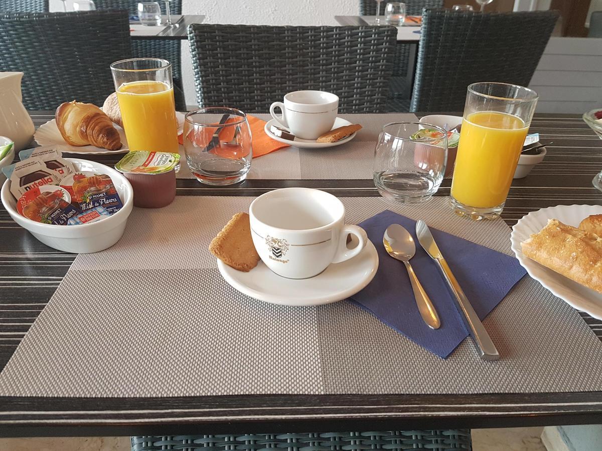 Hotel De La Poste Peymeinade Екстериор снимка